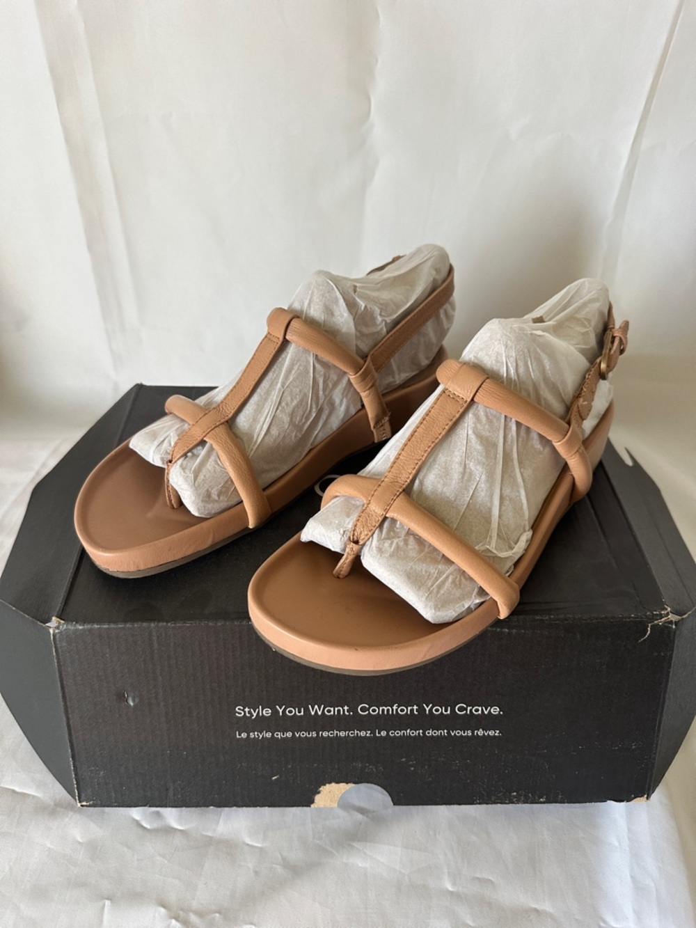 Vionic Women’s Tan Adley Sandals